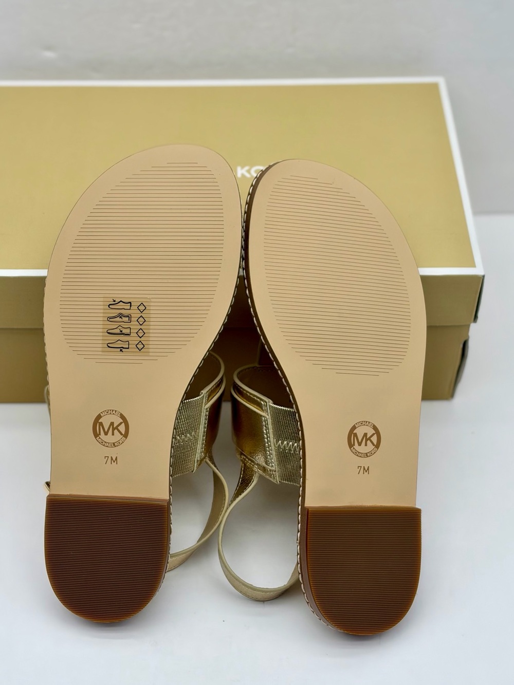 Michael Kors Metallic Gold Logo Thong Sandals - Picture 5 of 8